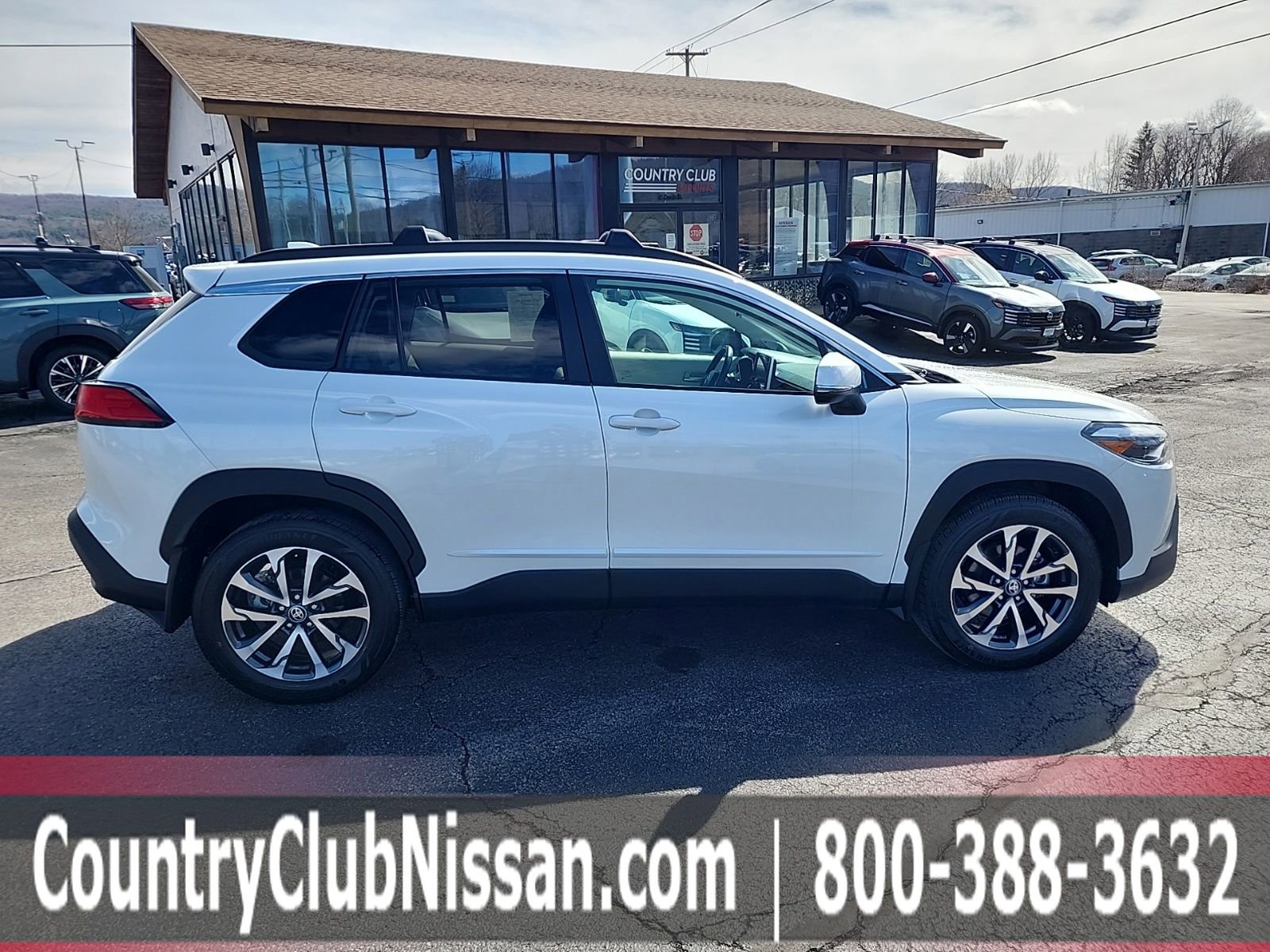 Used 2023 Toyota Corolla Cross XLE w/ Convenience Package image 9