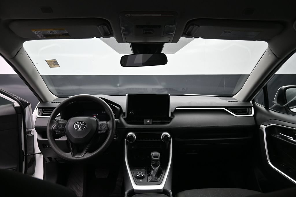 Used 2025 Toyota RAV4 XLE AWD/4WD image 26