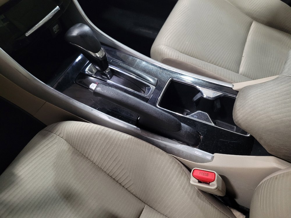 Used 2017 Honda Accord LX image 26