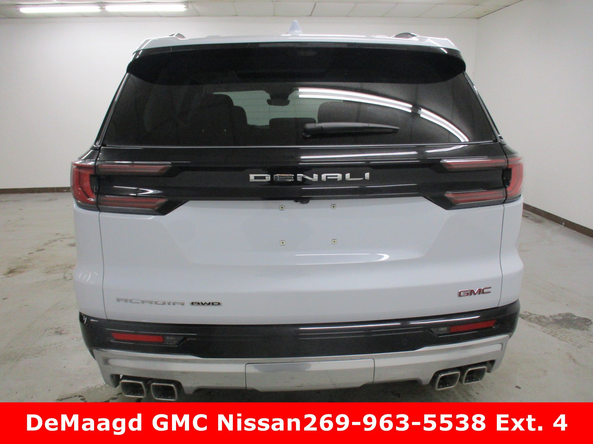 New 2026 GMC Acadia Denali w/ Super Cruise Package image 8