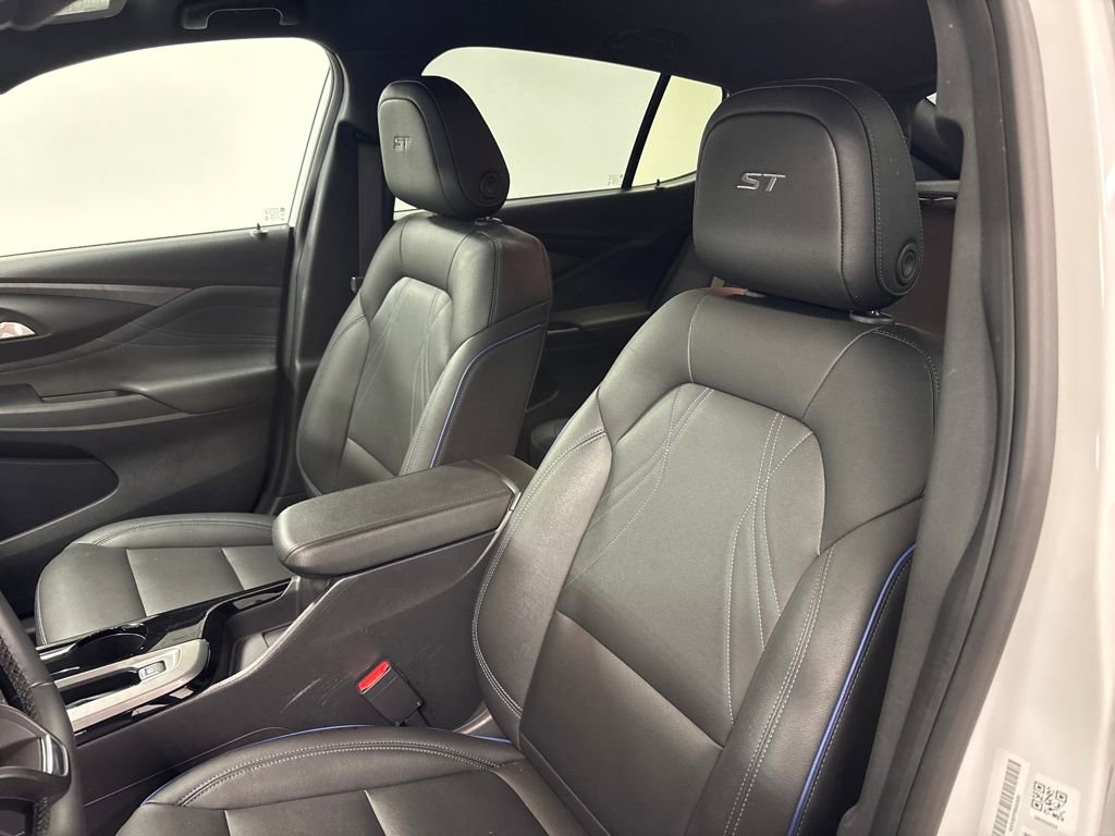 Used 2025 Buick Envista Sport Touring image 23