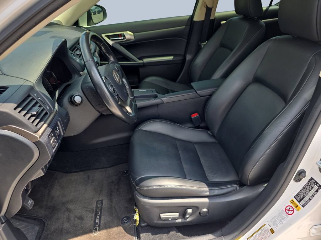 Used 2016 Lexus CT 200h w/ Accessory Package 2 FWD image 11