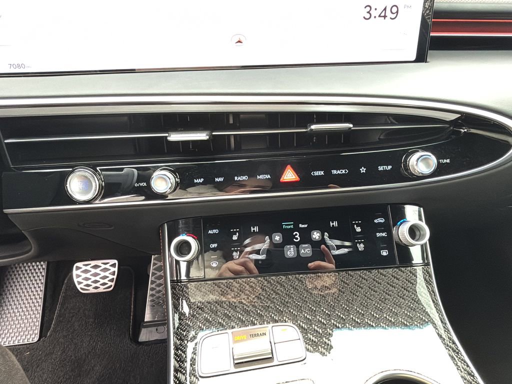 Certified 2026 Genesis GV70 3.5T Sport Prestige image 32