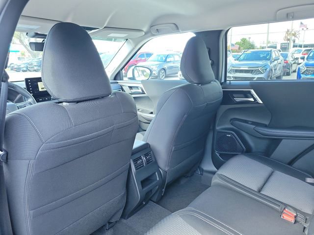 New 2026 Mitsubishi Outlander ES image 13