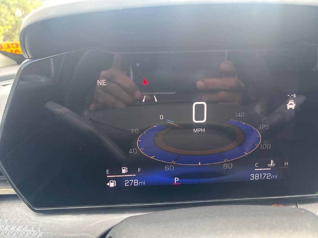 Used 2025 Chevrolet Trax ACTIV w/ Sunroof Package FWD image 19
