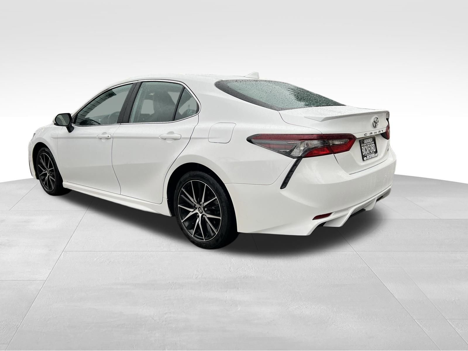 Used 2024 Toyota Camry SE FWD image 8