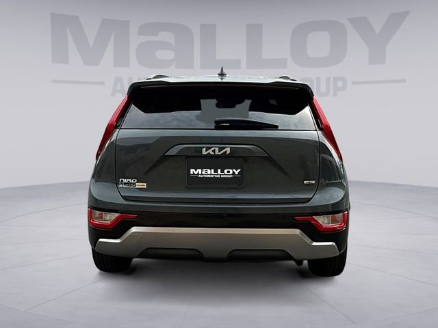 Used 2024 Kia Niro SX image 4