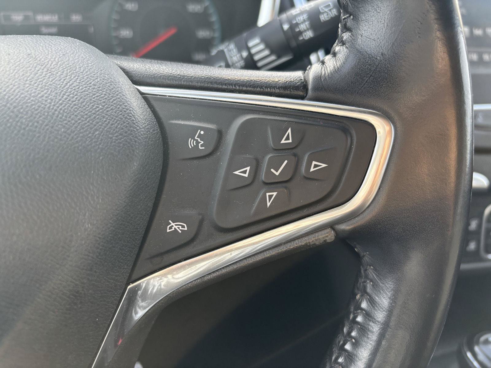Used 2018 Chevrolet Equinox LT AWD/4WD image 20