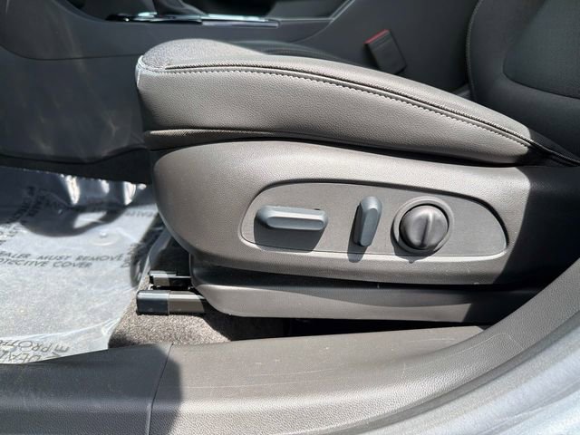 Used 2023 Buick Encore GX Select w/ Sport Touring Package image 19