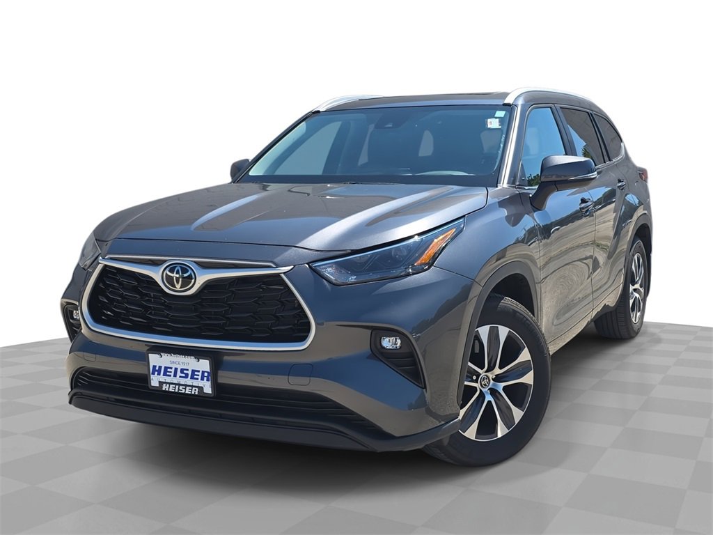 Used 2023 Toyota Highlander XLE