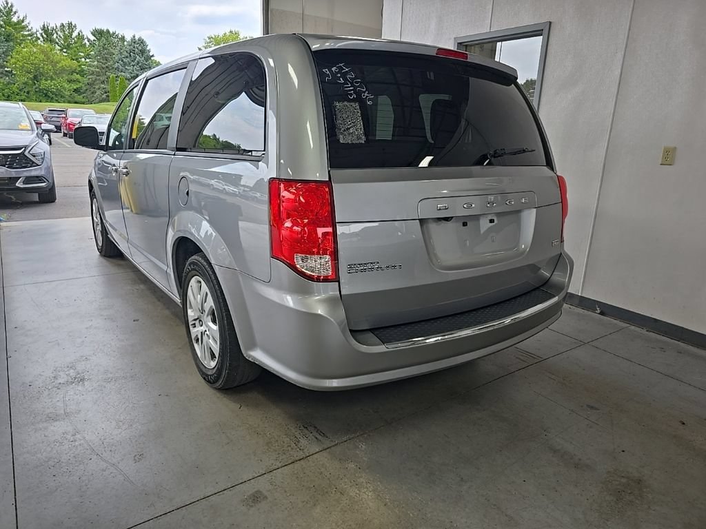 Used 2018 Dodge Grand Caravan SE w/ UConnect Hands-Free Group FWD image 3