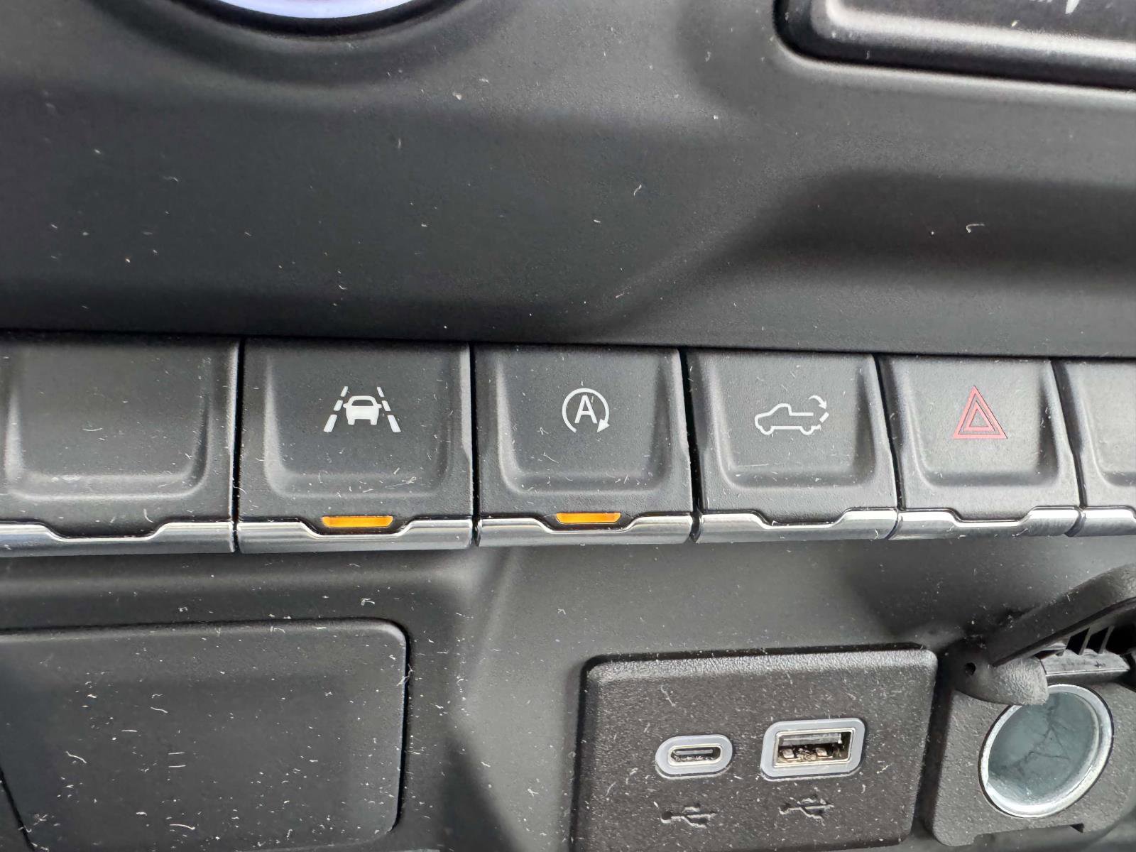 Used 2025 Chevrolet Silverado 1500 W/T image 32