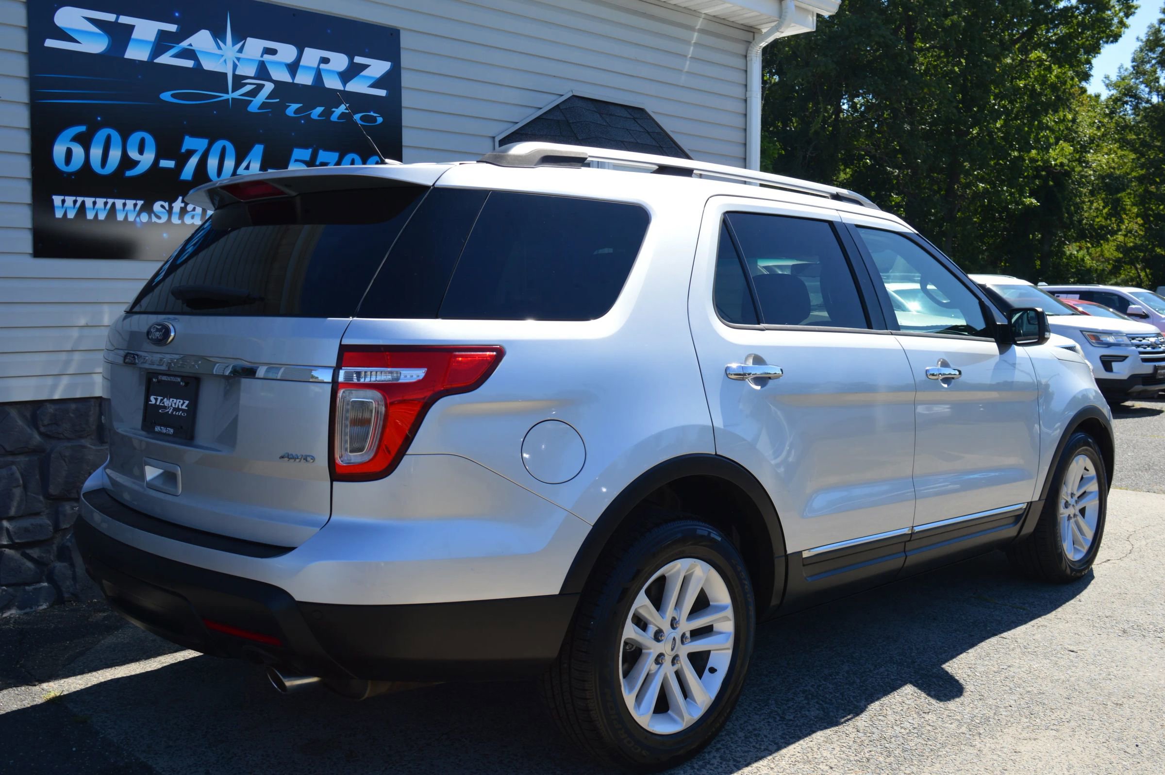 Used 2014 Ford Explorer XLT image 5