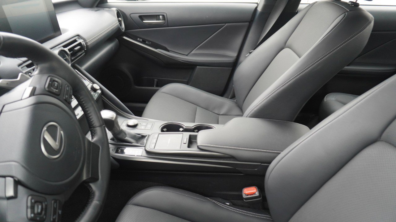 Used 2025 Lexus IS 350 F Sport w/ Accessory Package RWD image 7