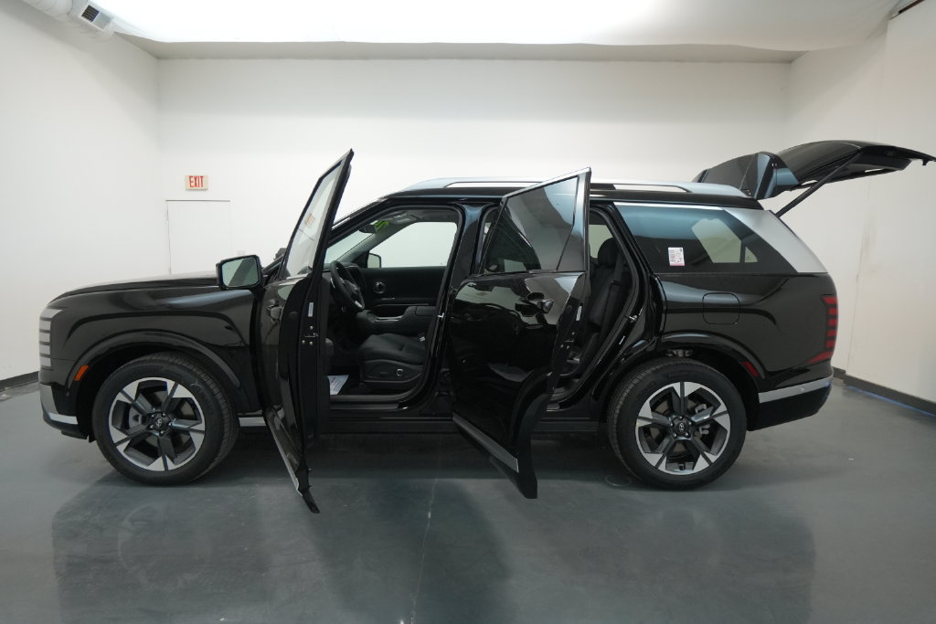 Certified 2026 Hyundai Palisade Limited AWD/4WD image 35