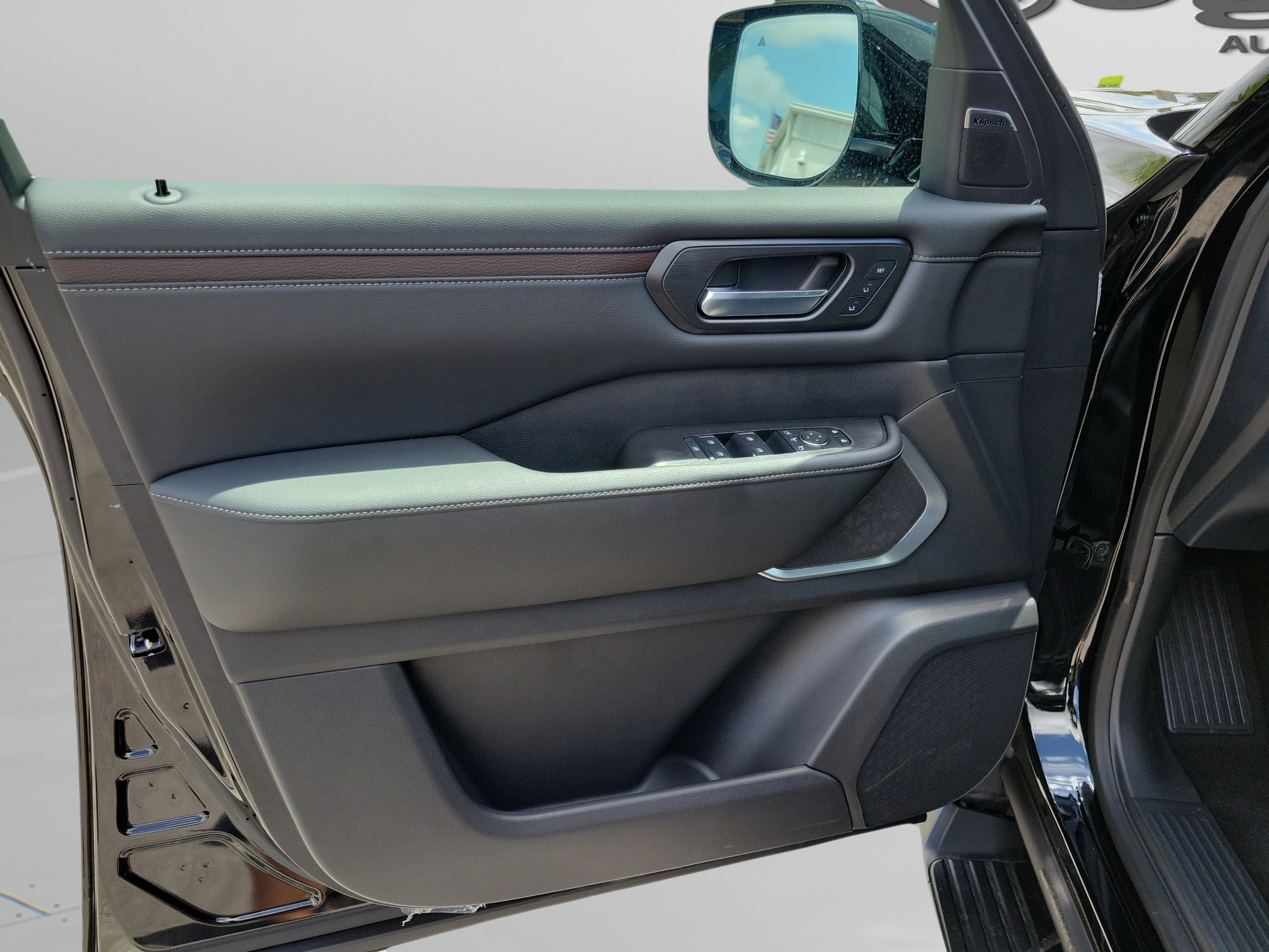 New 2026 Nissan Armada Platinum RWD image 14