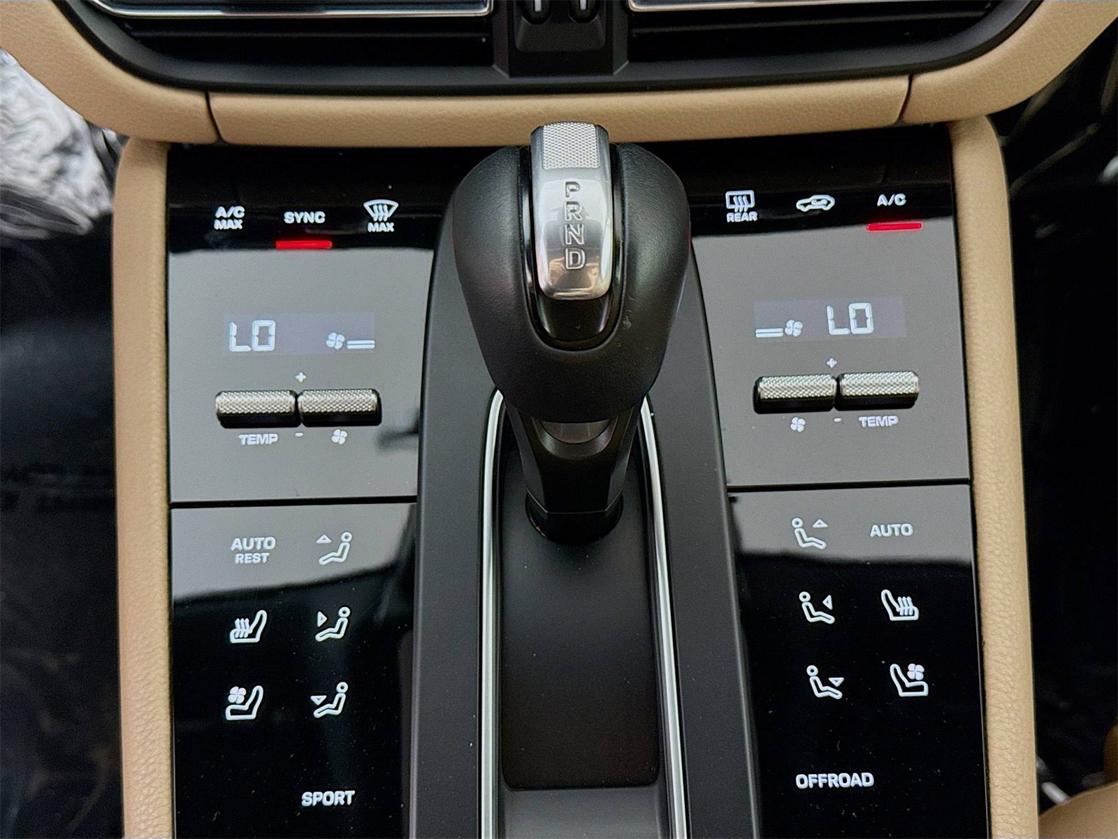 Used 2022 Porsche Macan image 13