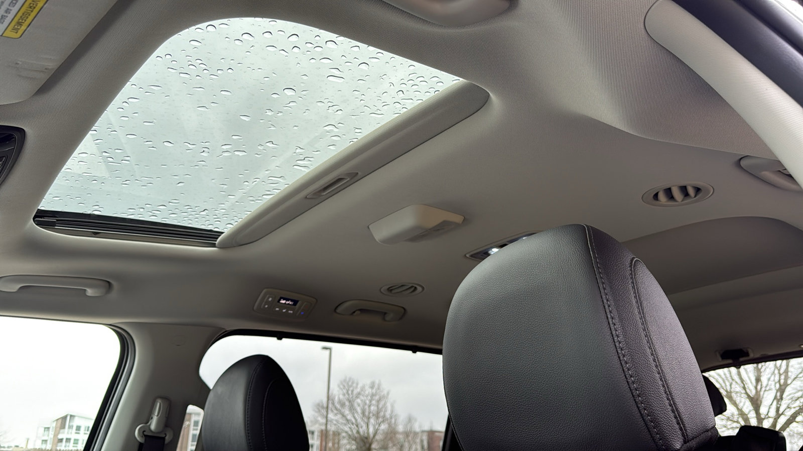 Used 2025 Kia Carnival SX Prestige image 28