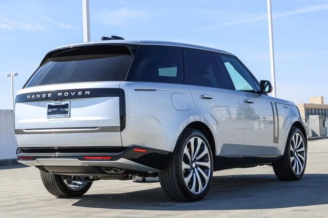 New 2025 Land Rover Range Rover SE image 4