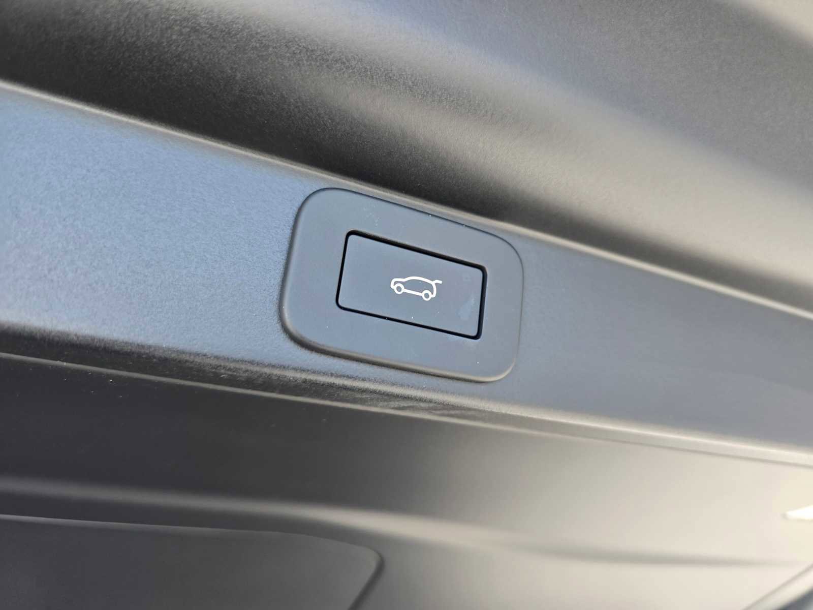 New 2025 Land Rover Range Rover SE image 18