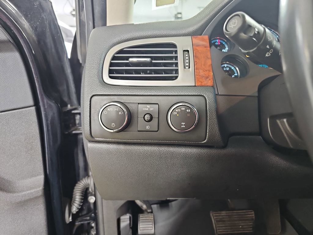 Used 2008 Chevrolet Suburban LT w/ LT Preferred Equipment Group image 31