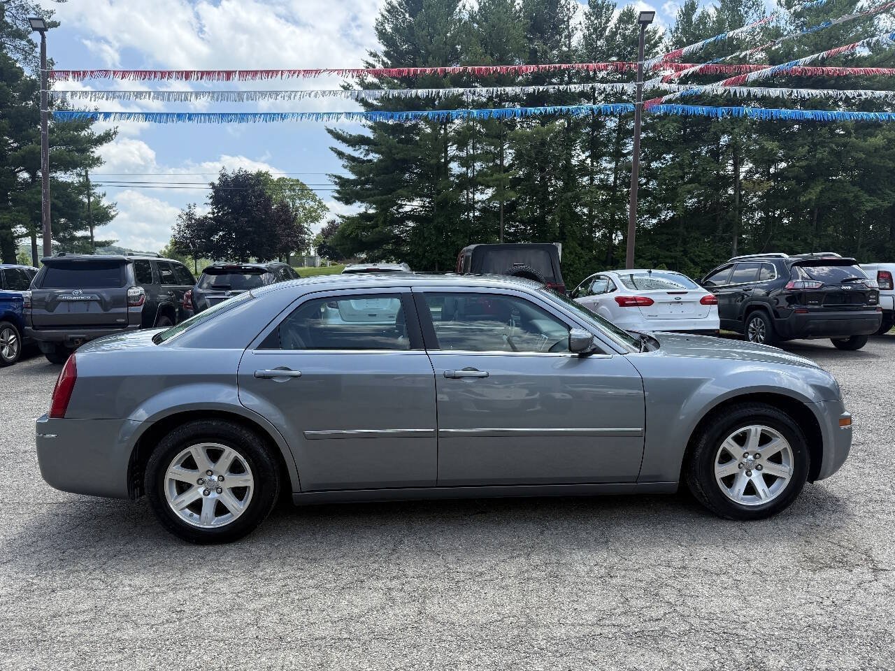 Used 2006 Chrysler 300 Touring w/ Protection Group RWD image 3