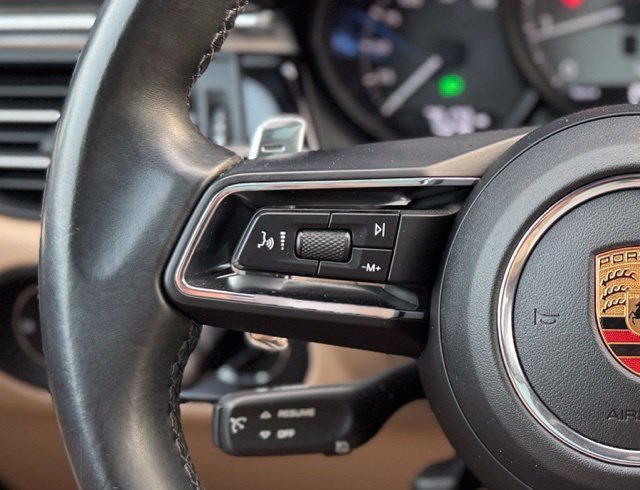 Certified 2022 Porsche Macan S AWD/4WD image 24