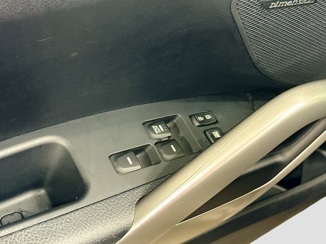 Used 2017 Hyundai Veloster Value Edition image 19