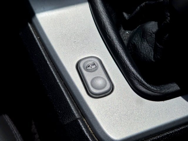 Used 2005 Chrysler Crossfire Limited RWD image 23