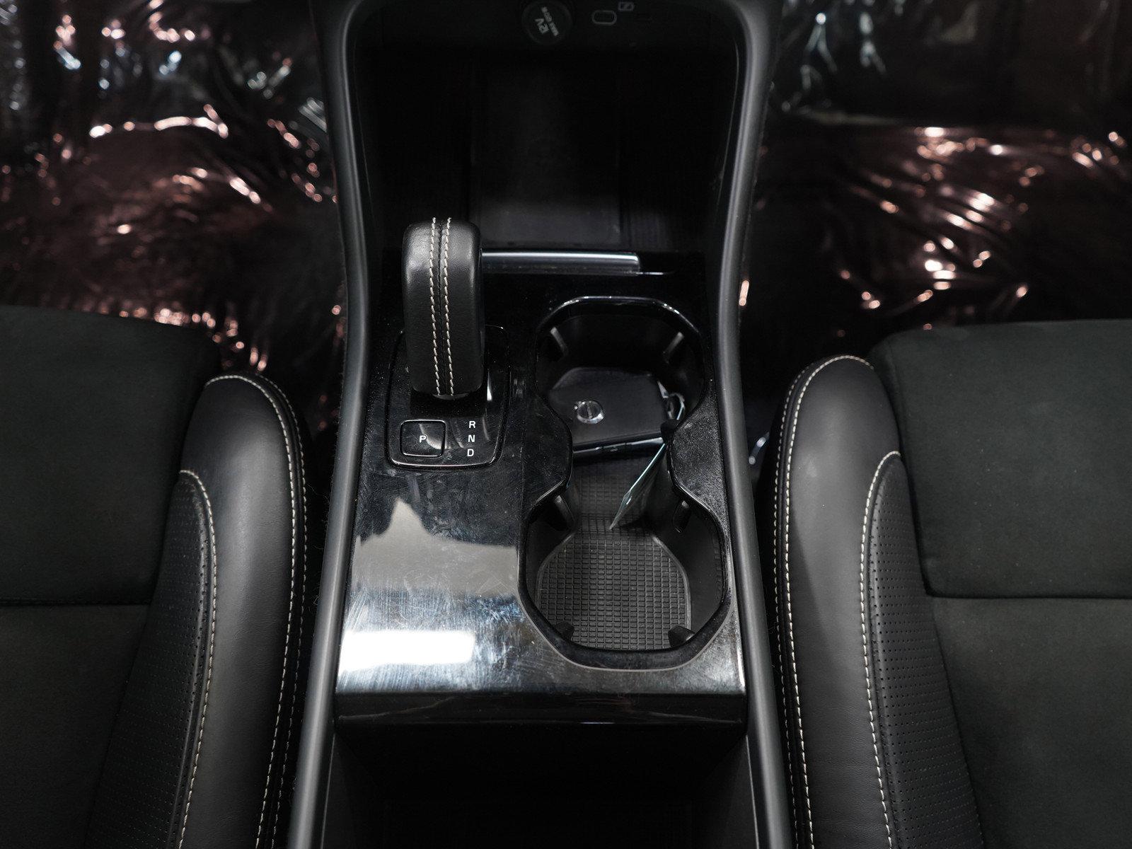 Used 2021 Volvo XC40 P8 Recharge w/ Advanced Package image 16