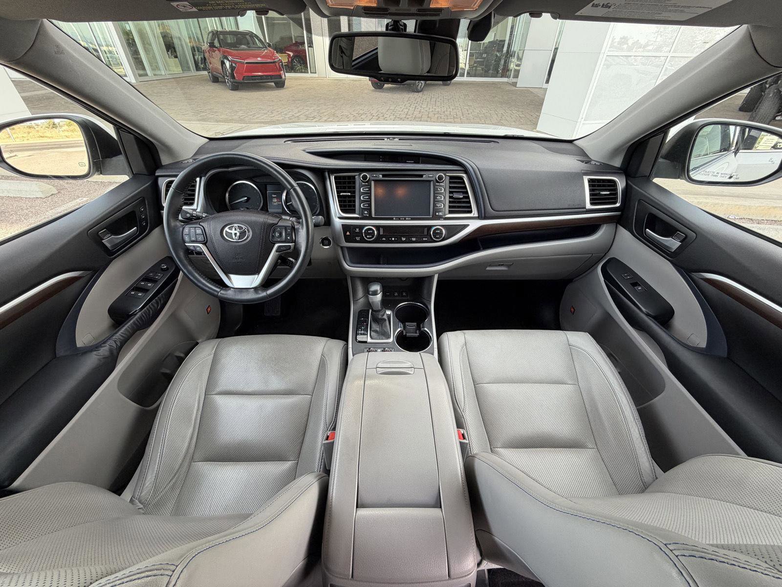 Used 2016 Toyota Highlander Limited Platinum image 23