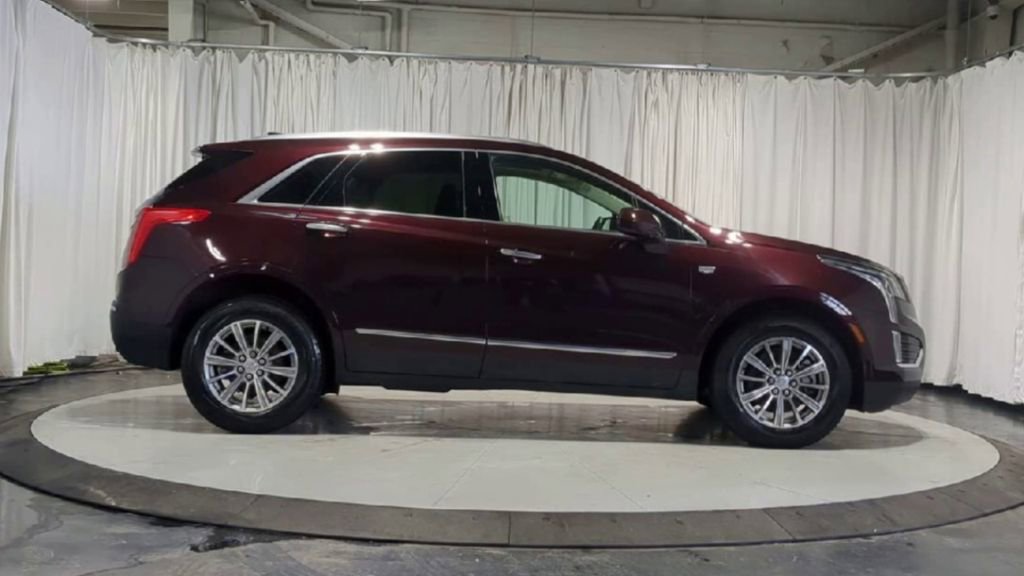 Used 2018 Cadillac XT5 Luxury w/ Driver Awareness Package image 9