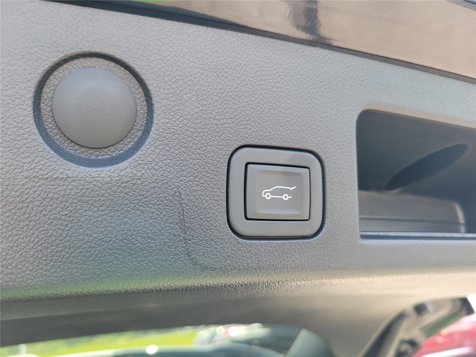 New 2027 GMC Terrain Elevation w/ Elevation Premium Package AWD/4WD image 9