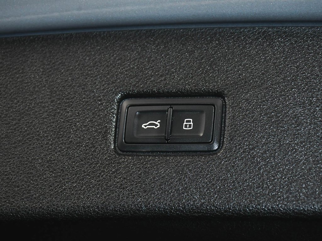 Used 2023 Audi SQ5 Premium Plus w/ Premium Plus Package image 79