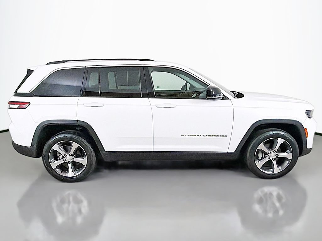 Used 2023 Jeep Grand Cherokee Limited AWD/4WD image 18