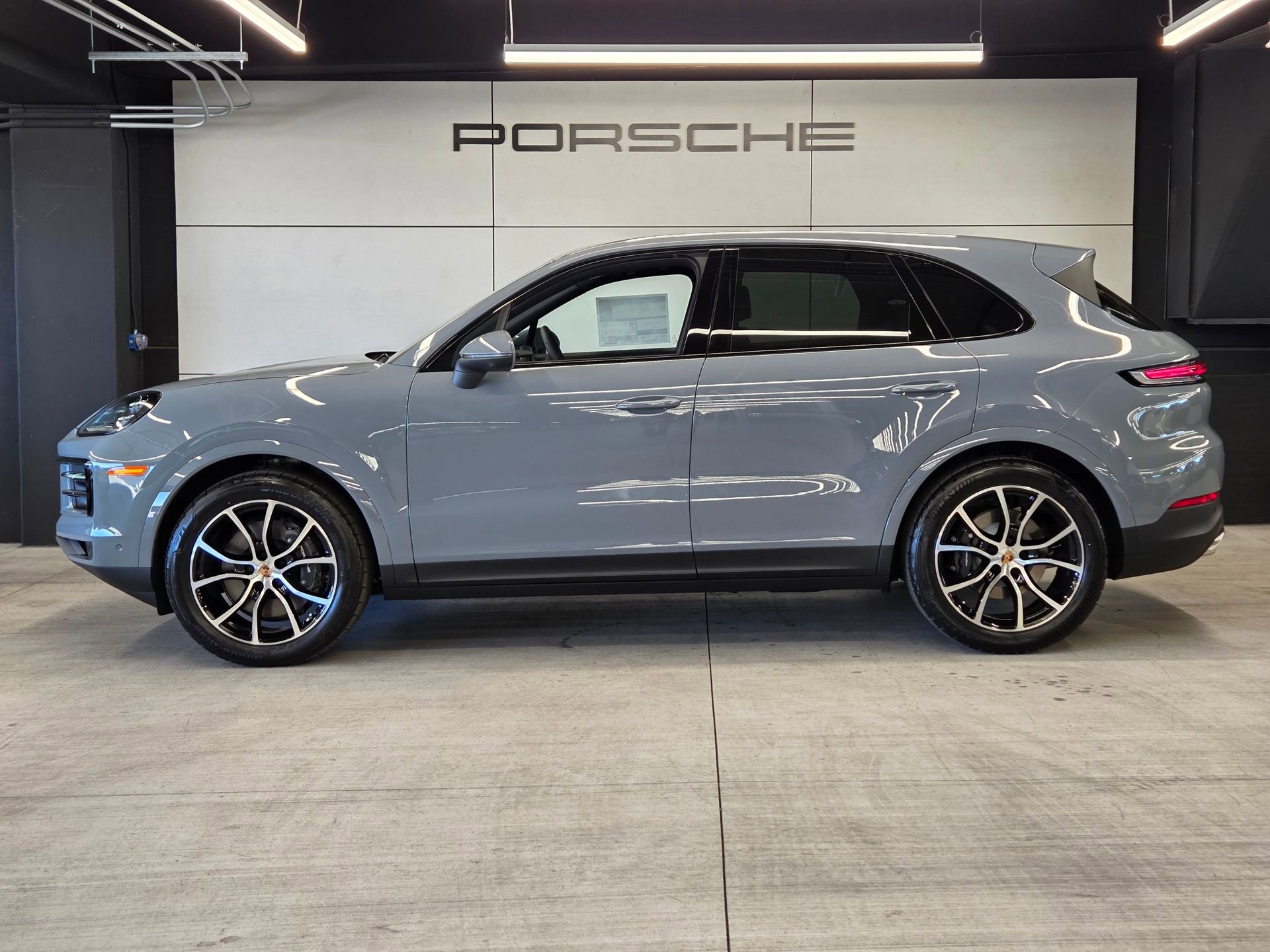 New 2026 Porsche Cayenne AWD/4WD image 2