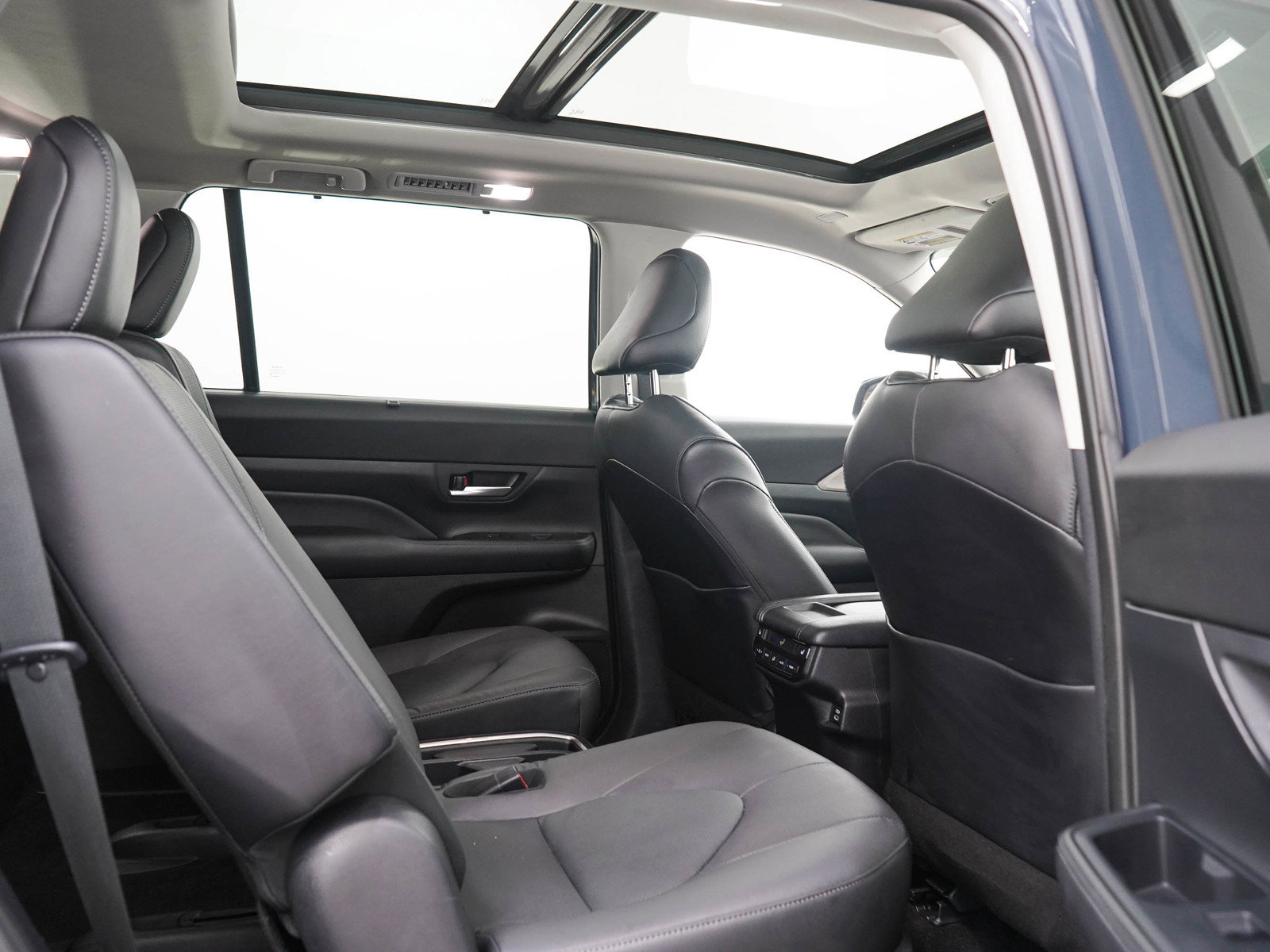 Used 2024 Toyota Grand Highlander AWD image 14