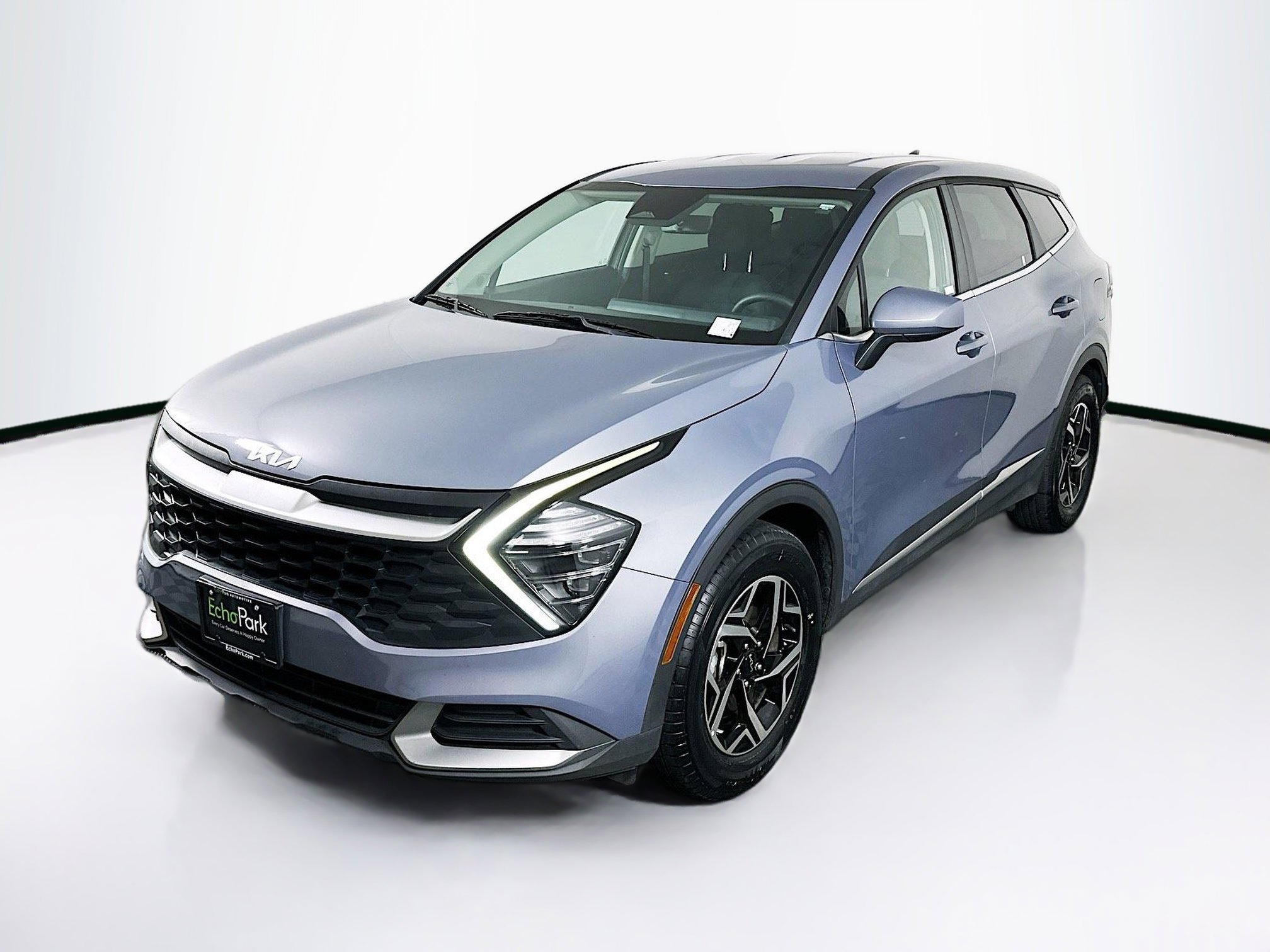 Used 2025 Kia Sportage LX image 3