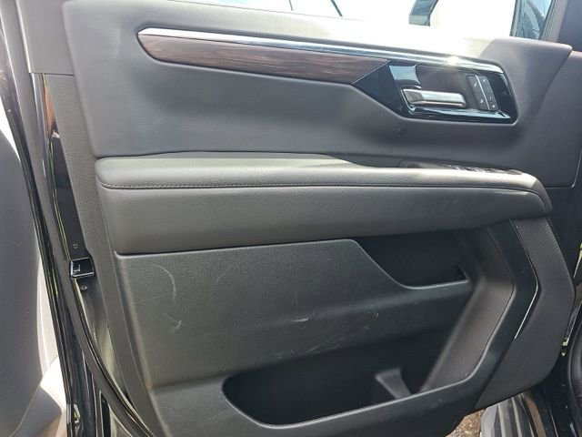 Used 2025 Chevrolet Tahoe LT image 15