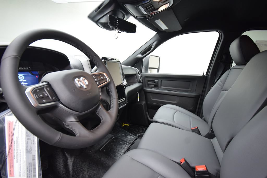 New 2026 RAM 5500 Tradesman AWD/4WD image 38