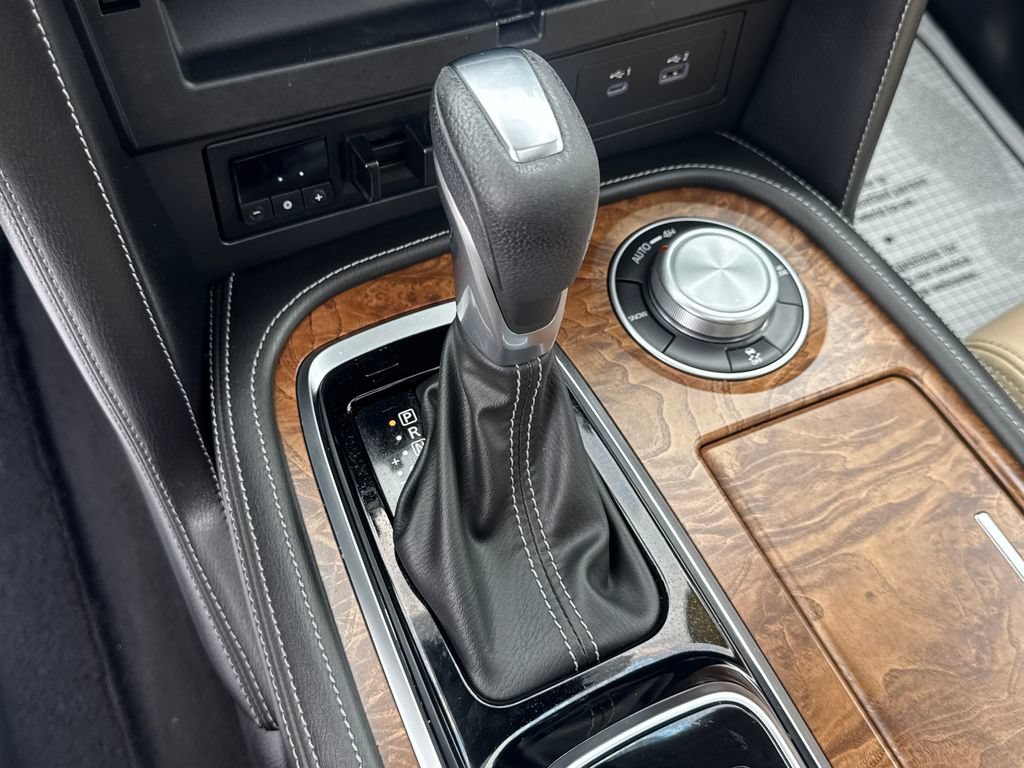 Used 2022 Nissan Armada SL w/ Captain's Chairs Package AWD/4WD image 48