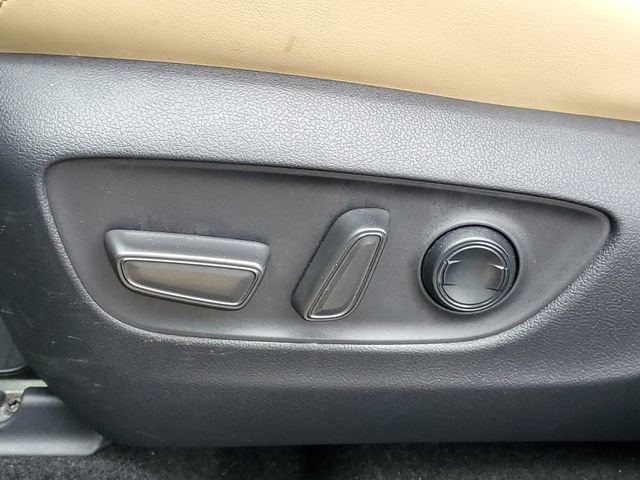 Used 2022 Toyota RAV4 XLE Premium AWD/4WD image 13