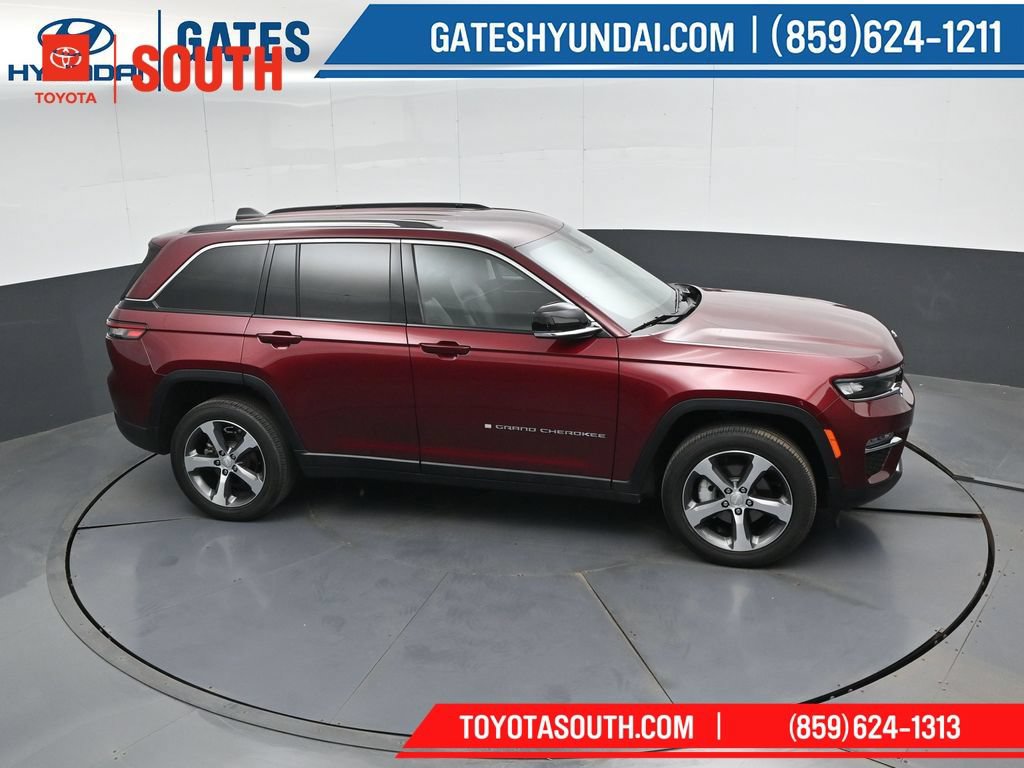Used 2023 Jeep Grand Cherokee Limited AWD/4WD image 44