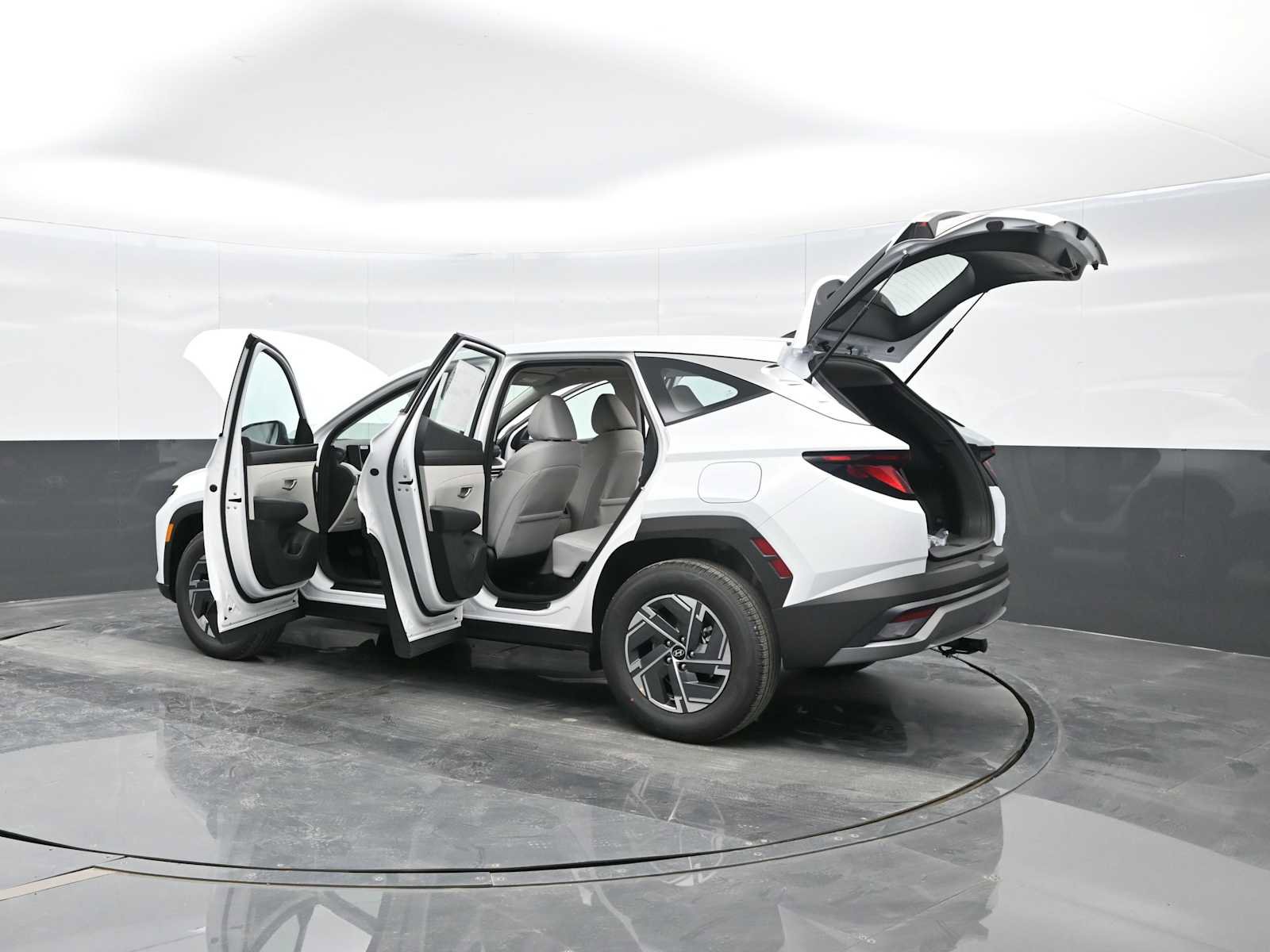 New 2026 Hyundai Tucson Blue SE w/ Tow & Go Package image 41