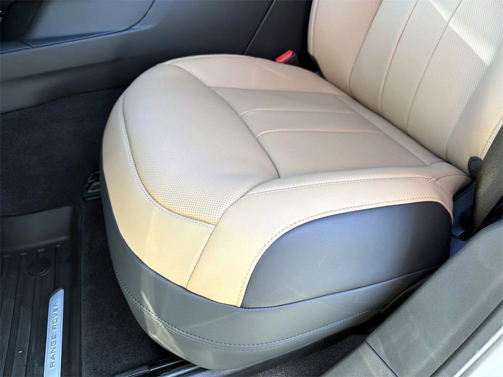 New 2026 Land Rover Range Rover Sport Dynamic SE image 18