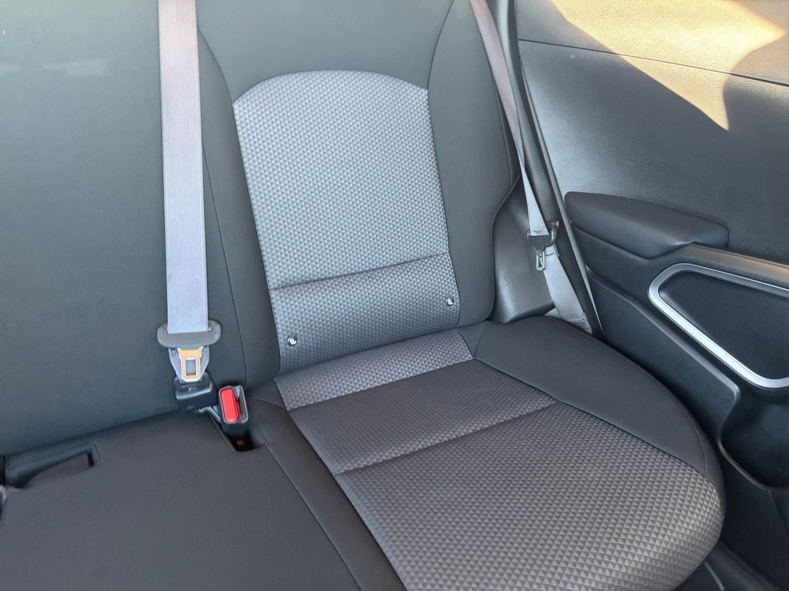 Used 2025 Kia Soul LX w/ LX Technology Package FWD image 34