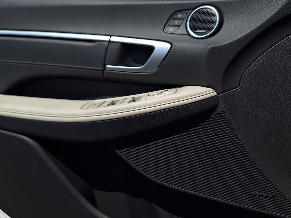 Certified 2025 Hyundai Sonata Limited FWD image 9