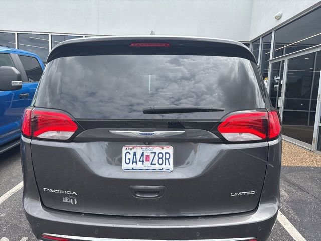 Used 2017 Chrysler Pacifica Limited FWD image 7