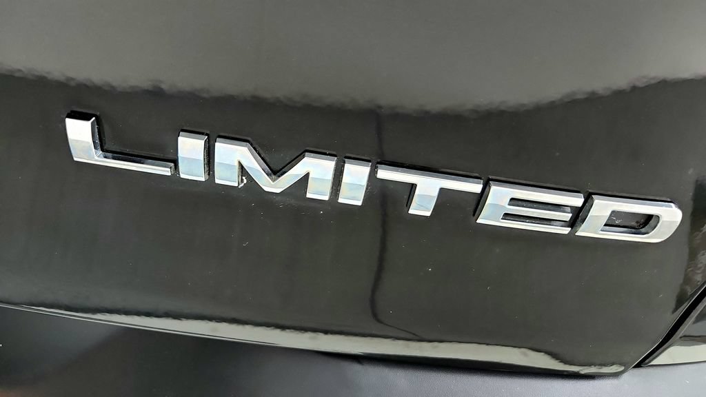 Used 2017 Jeep Cherokee Limited AWD/4WD image 10