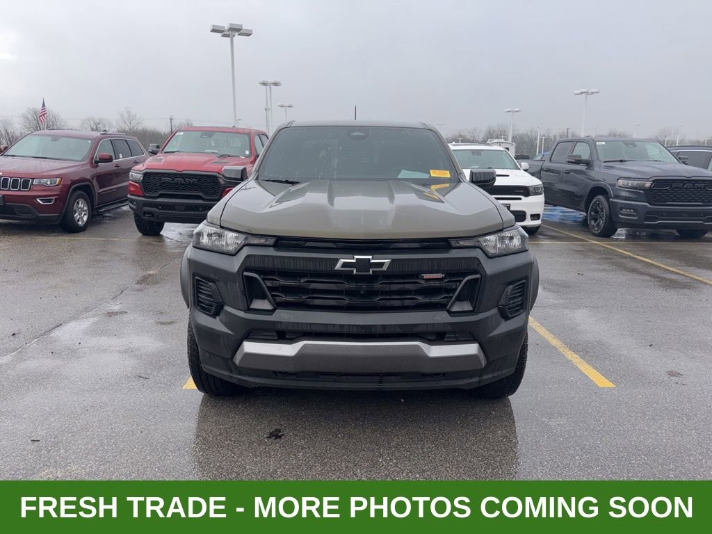 Used 2024 Chevrolet Colorado Trail Boss w/ Technology Package image 2